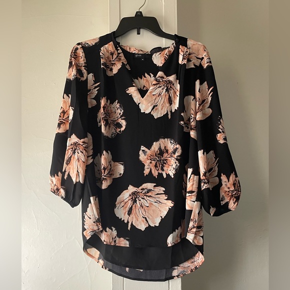 Gibson Look Ruffle Neck Pleated Top - Picture 2 of 6